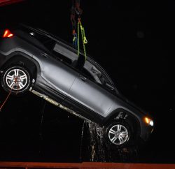 car-in-water-5