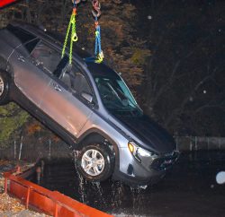 car-in-water-6